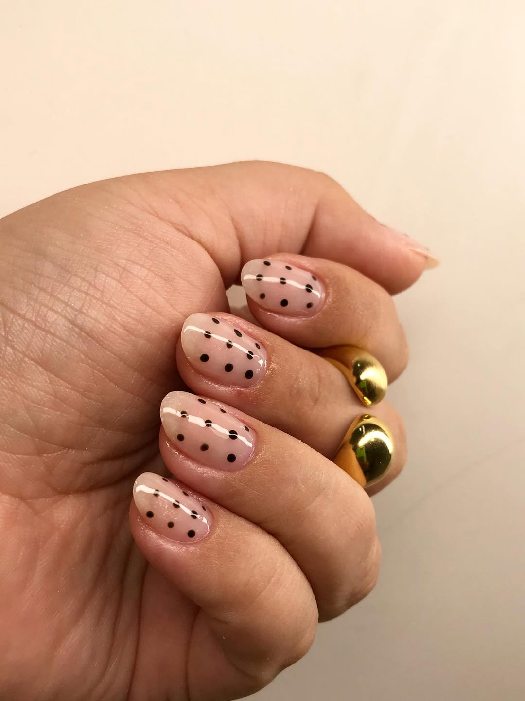 a famosa unhas de poá que #haleybiebernails tanta faz #unhasdepoá #tendencia